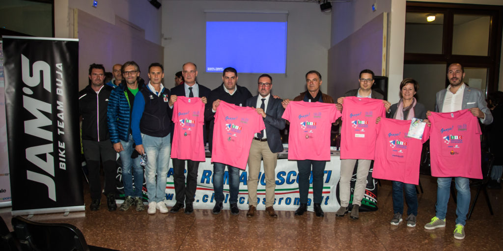 Tutti gli amministratori locali...in maglia rosa