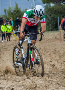 Jackob Dorigoni interpreta al meglio il tratto in sabbia (foto Billiani)